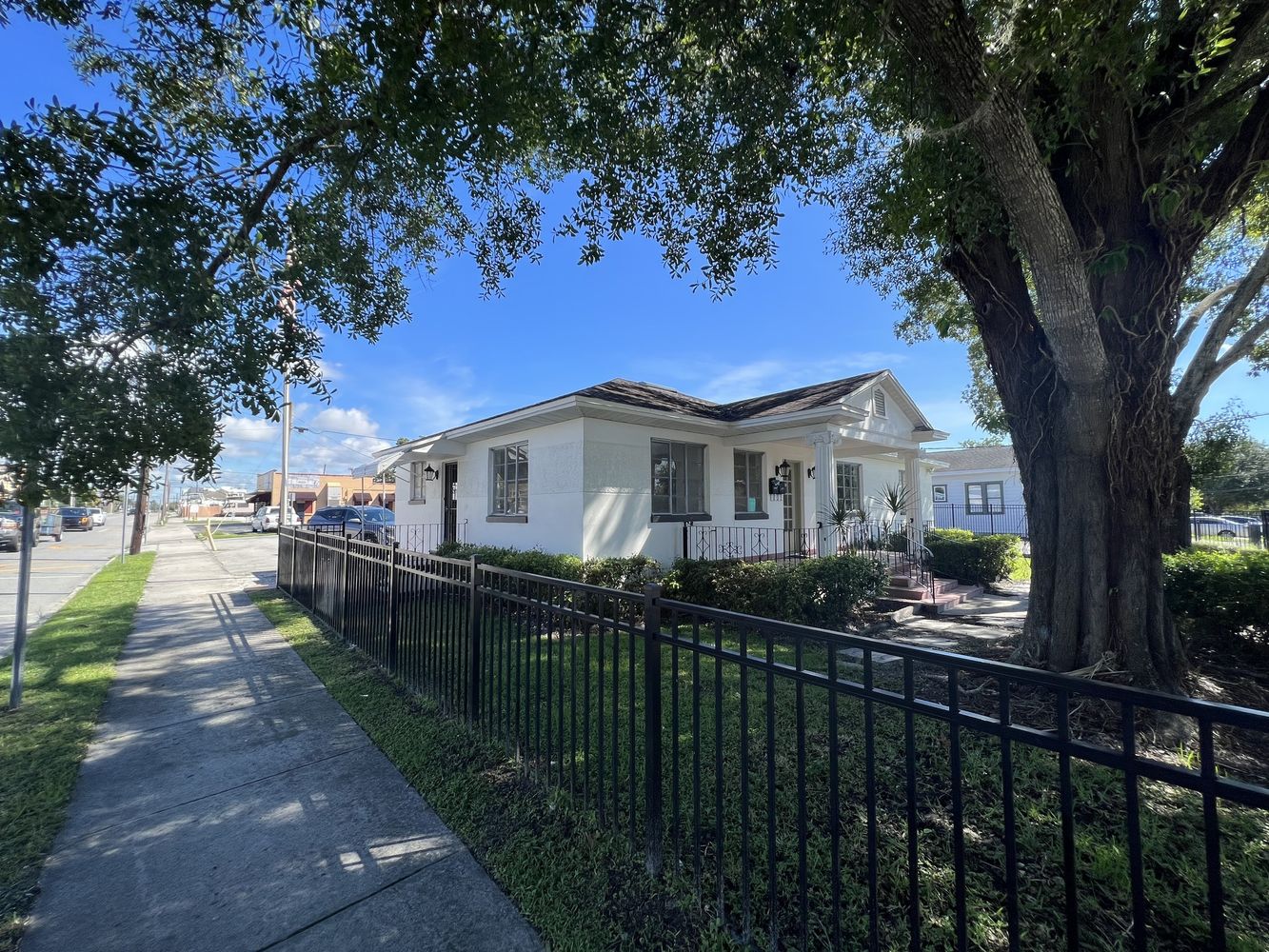 West Tampa Freestanding Building : 2323 W Aileen St, Tampa, FL 33607